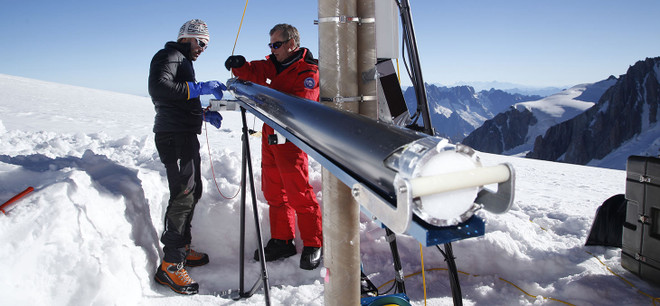 Giới khoa học "chạy đua" với thời gian để lưu giữ một phần lớp băng cổ ảnh 1