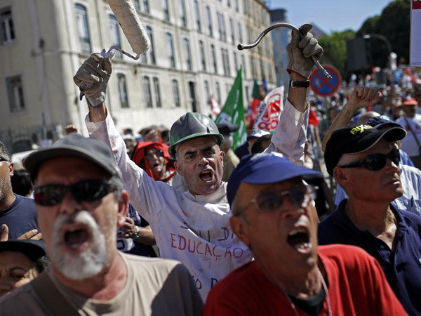 Bồ Đào Nha thông qua kế hoạch cắt giảm lương khối hành chính công ảnh 1