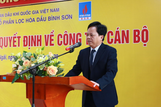 Tân Chủ tịch HĐQT BSR Nguyễn Văn Hội phát biểu nhận nhiệm vụ. (Ảnh: Vietnam+) Công ty Lọc hóa dầu Bình Sơn tiến hành điều chỉnh về công tác cán bộ ảnh 2