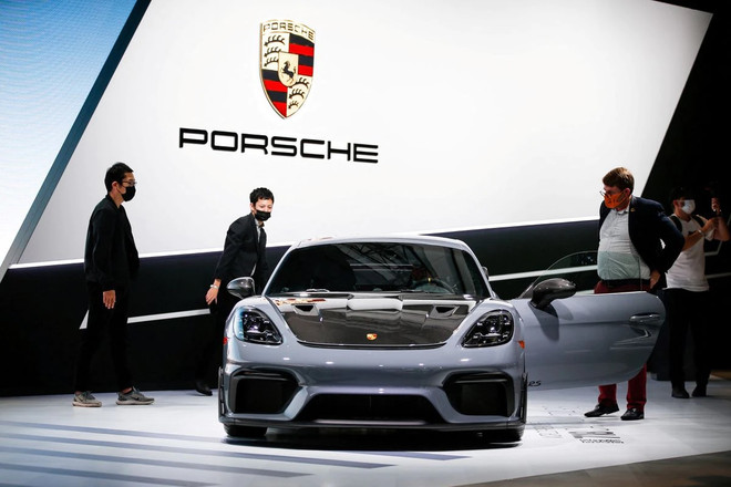 Ảnh minh họa. (Nguồn: Reuters) Porsche vượt Volkswagen trở thành hãng ôtô định giá cao nhất châu Âu ảnh 1