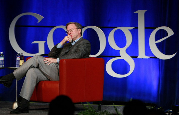 Chủ tịch Google Eric Schmidt. (Nguồn: thenextweb.com) Chủ tịch Google giúp người dùng iPhone đổi sang Android ảnh 1
