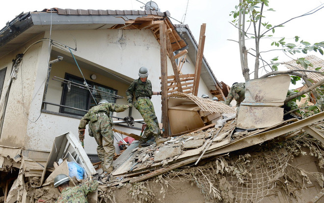 [Photo] Quang cảnh hoang tàn sau vụ sạt lở đất ở Nhật Bản ảnh 8