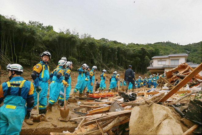 [Photo] Quang cảnh hoang tàn sau vụ sạt lở đất ở Nhật Bản ảnh 10