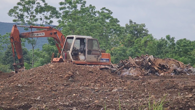 Bình Phước: Phát hiện vụ đổ trộm rác thải nguy hại ảnh 1