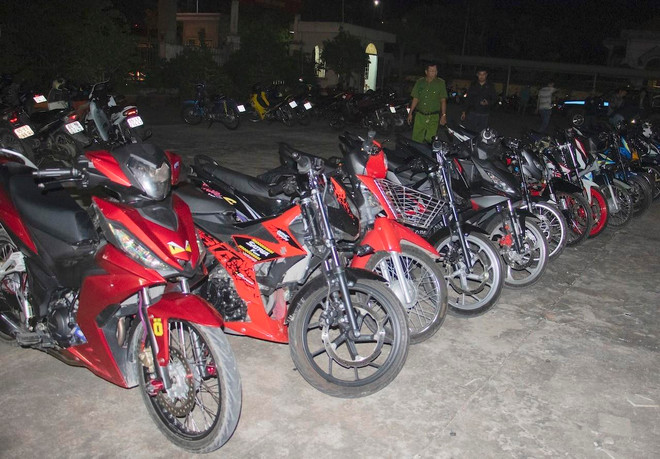 Cần Thơ: Ngăn chặn kịp thời hàng chục thanh niên đua xe trái phép ảnh 2