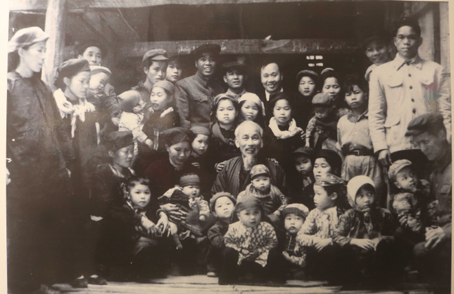 Ký ức người vinh dự được tặng hoa Bác Hồ khi Người về thăm Cao Bằng ảnh 2