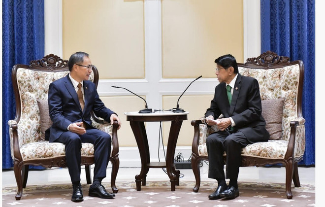 Đại sứ Phan Chí Thành (trái) và Phó Thủ tướng Thái Lan Wissanu Krea-ngam. (Ảnh: TTXVN phát) Việt Nam và Thái Lan thúc đẩy quan hệ hữu nghị hợp tác song phương ảnh 1