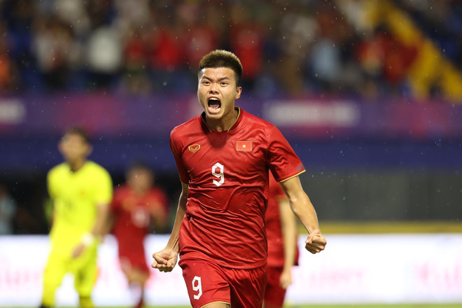 SEA Games 32: Văn Tùng - mảnh ghép hoàn hảo của HLV Troussier ảnh 1