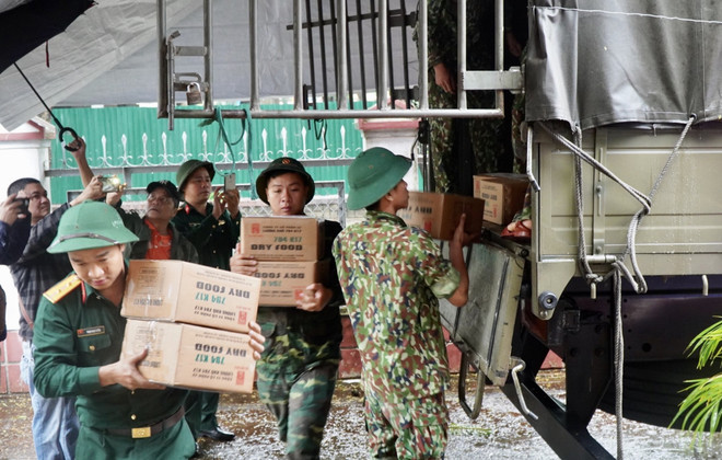 Thừa Thiên-Huế khẩn trương chuẩn bị ứng phó với bão số 9 ảnh 1