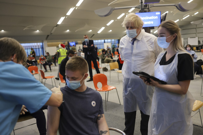 Thủ tướng Anh cân nhắc khả năng áp dụng thêm biện pháp kiểm soát dịch ảnh 1