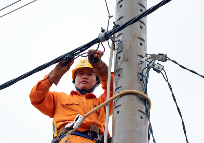 Điện lực Đắk Nông khuyến khích thanh toán không dùng tiền mặt ảnh 1