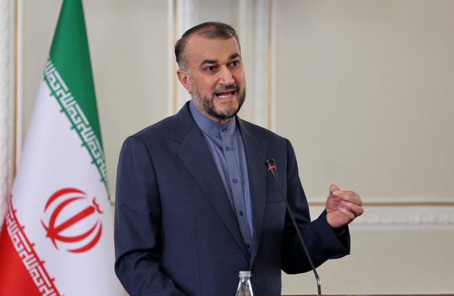 Ngoại trưởng Iran Hossein Amir Abdollahian phát biểu tại cuộc họp báo ở Tehran ngày 6/12/2021. (Ảnh: AFP/TTXVN) Iran bước vào giai đoạn quyết định trong đàm phán hạt nhân ảnh 1