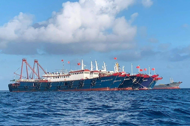 Trung Quốc đã nhiều lần sử dụng các tàu cá dân quân để bành trướng các yêu sách chủ quyền. (Ảnh: AFP) Hoạt động của Trung Quốc ở đá Ba Đầu: ASEAN cần làm gì? ảnh 2