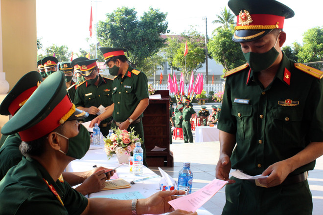 Kết thúc buổi sáng, công tác bỏ phiếu diễn ra an toàn, ổn định ảnh 4