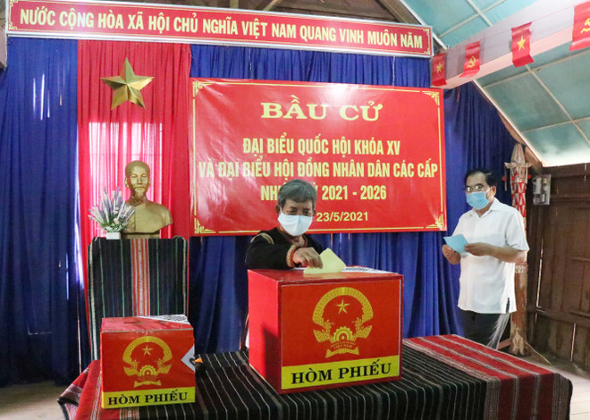 Các điểm bỏ phiếu thực hiện nghiêm việc phòng dịch, tỷ lệ đi bầu cao ảnh 3