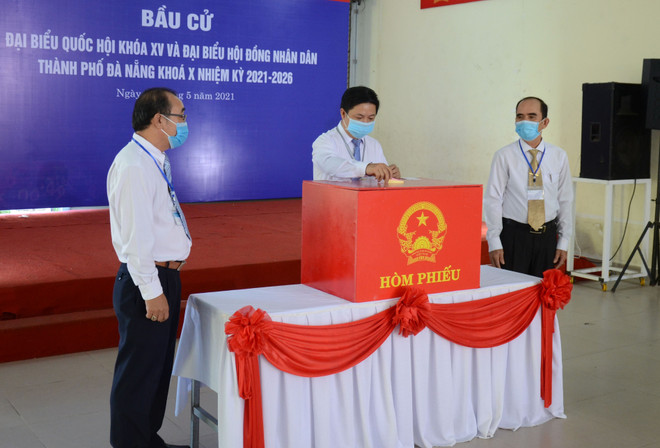 Kết thúc buổi sáng, công tác bỏ phiếu diễn ra an toàn, ổn định ảnh 1