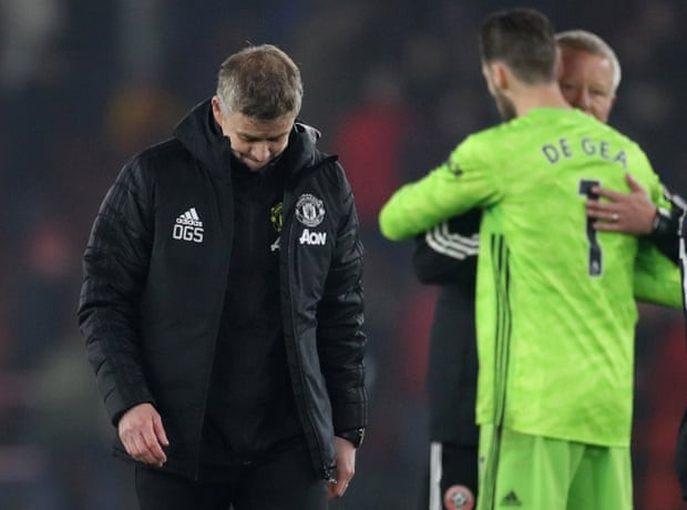 Manchester United đánh rơi chiến thắng trước đối thủ mới lên hạng ảnh 1