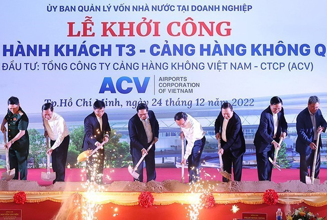Thủ tướng Phạm Minh Chính và các đại biểu khởi công Dự án xây dựng Nhà ga Hành khách T3-Cảng Hàng không Quốc tế Tân Sơn Nhất. (Ảnh: Dương Giang/TTXVN) ACV báo cáo về khiếu nại gói thầu Dự án Nhà ga T3 Tân Sơn Nhất ảnh 1