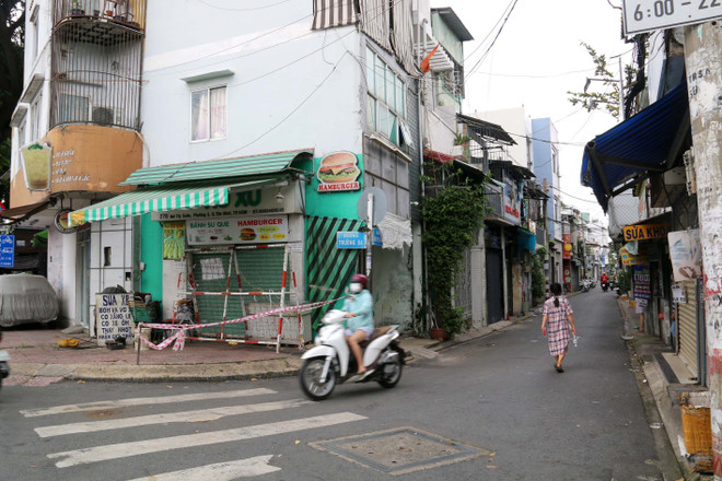 [Photo] TP Hồ Chí Minh tháo gỡ rào chắn nhiều con hẻm, tuyến đường ảnh 4