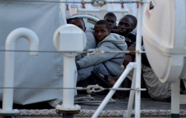 Dân số Liên minh châu Âu tăng chủ yếu do nhập cư ảnh 1