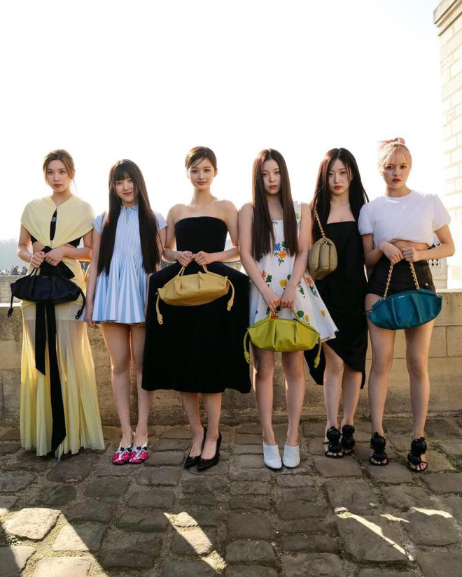 Những bộ cánh nổi bật của sao nữ Hàn trong Paris Fashion Week 2023 ảnh 7