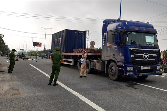 Bình Dương: Tai nạn giao thông liên tiếp khiến nhiều người tử vong ảnh 1