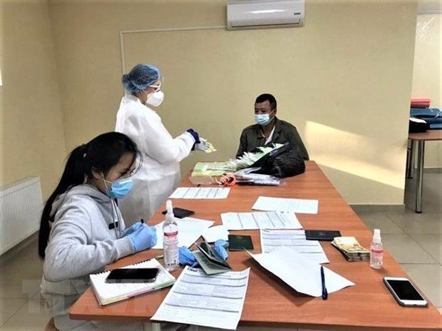 Cộng đồng - Điểm tựa của người Việt xa xứ trong "cơn sóng dữ" COVID-19 ảnh 1