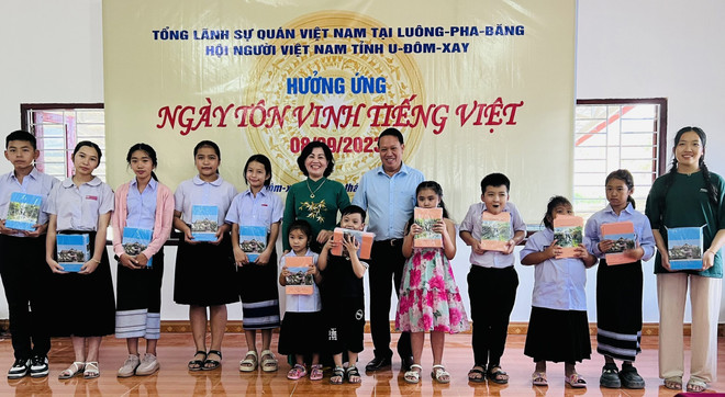 Cộng đồng người Việt ở Bắc Lào hưởng ứng Ngày Tôn vinh Tiếng Việt ảnh 1