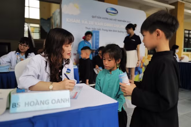 Theo chân Quỹ sữa trên những hành trình “trao sữa, gửi niềm vui” ảnh 1