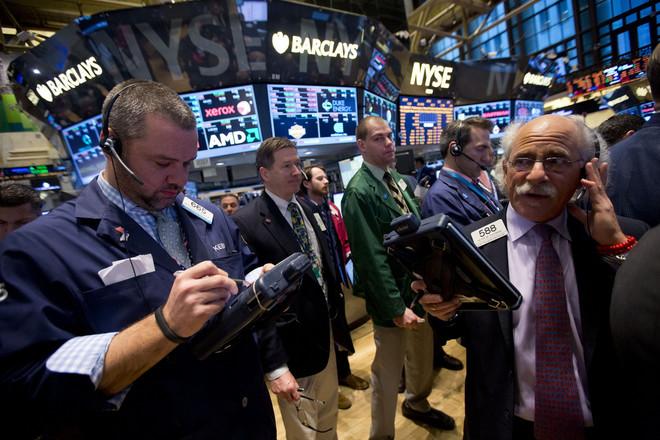 Nhà đầu tư chờ báo cáo việc làm, chứng khoán Mỹ giảm điểm ảnh 1