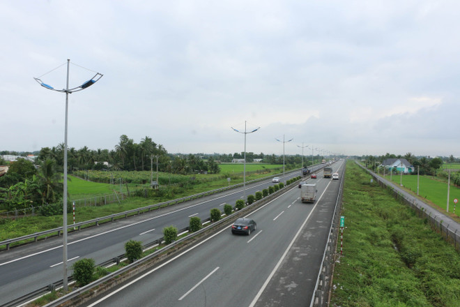 Còn nhiều vướng mắc chưa giải quyết trong vấn đề thu phí không dừng ảnh 1