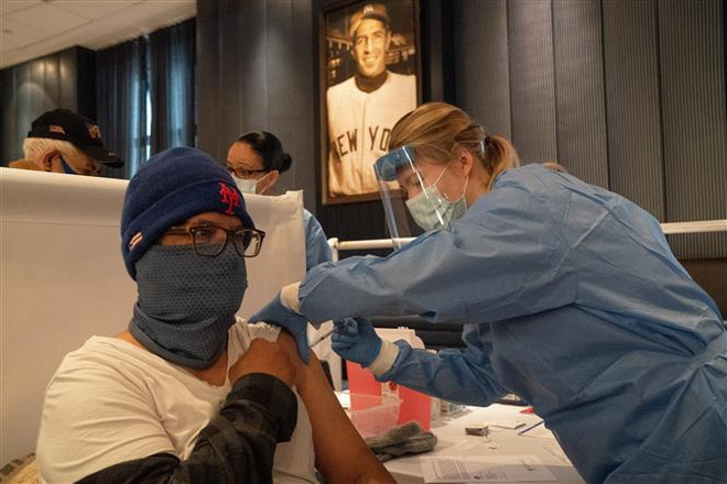 Chính phủ Mỹ mua thêm 200 triệu liều vắcxin ngừa COVID-19 ảnh 1