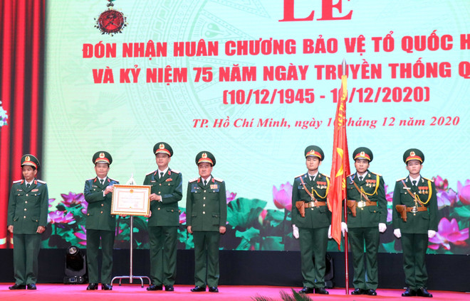 Quân khu 7 đón nhận Huân chương Bảo vệ Tổ quốc hạng Nhất ảnh 1