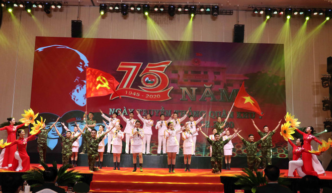 Quân khu 7 đón nhận Huân chương Bảo vệ Tổ quốc hạng Nhất ảnh 3