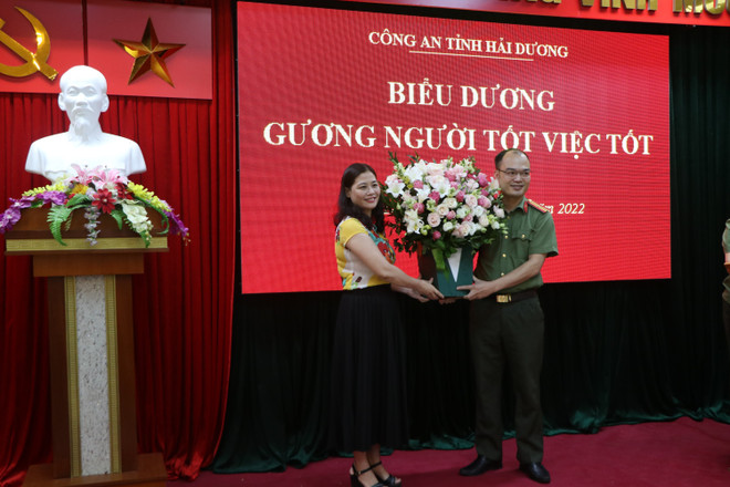 Hải Dương: Biểu dương Thiếu tá Công an dũng cảm cứu hai em nhỏ ảnh 2