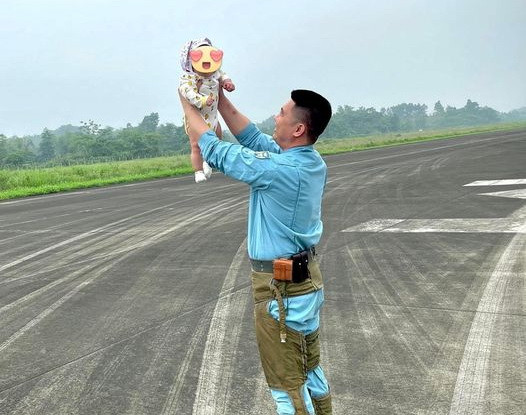 Phi công Trần Ngọc Duy đã hy sinh trong khi làm nhiệm vụ bay huấn luyện chiến đấu. (Nguồn: Facebook Tifosi) Truy thăng quân hàm cho phi công hy sinh trong khi làm nhiệm vụ ảnh 1