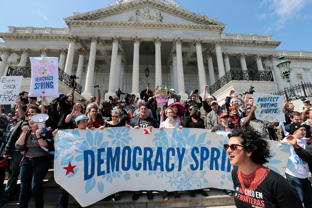 Mỹ bắt giữ hơn 400 người biểu tình gần tòa nhà Quốc hội ảnh 1