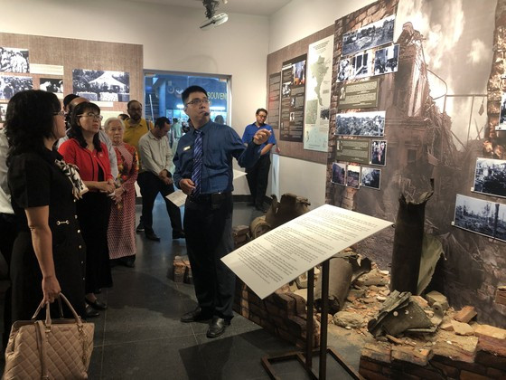 Tái hiện chiến thắng “Hà Nội - Điện Biên Phủ trên không" qua ảnh ảnh 1