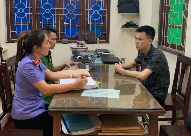 Phá đường dây lừa đảo, mạo danh các bệnh viện lớn để bán thuốc online ảnh 1