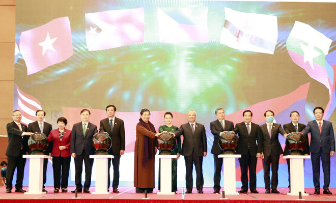 Chủ tịch Quốc hội dự Lễ công bố bộ nhận diện Năm Chủ tịch AIPA 2020 ảnh 1