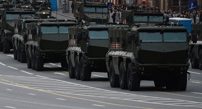 Theo dõi duyệt binh Chiến thắng từ xe thiết giáp Typhoon-K ảnh 3