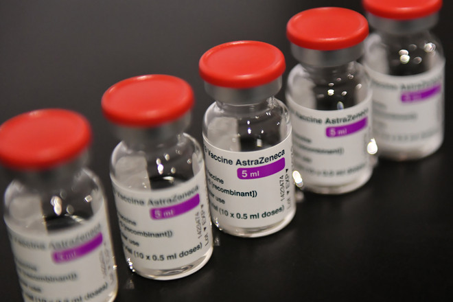 Vắcxin ngừa COVID-19 của AstraZeneca. (Ảnh: PAP/TTXVN) Liban chuẩn bị tiếp nhận lô vắcxin ngừa COVID-19 đầu tiên ảnh 1