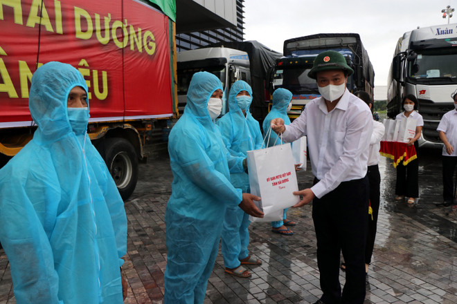 Hải Dương ủng hộ 5,5 tỷ đồng và 160 tấn gạo cho các tỉnh phía Nam ảnh 1