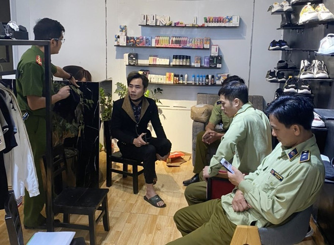 Sơn La phát hiện cơ sở kinh doanh thuốc lá điện tử không rõ nguồn gốc ảnh 1