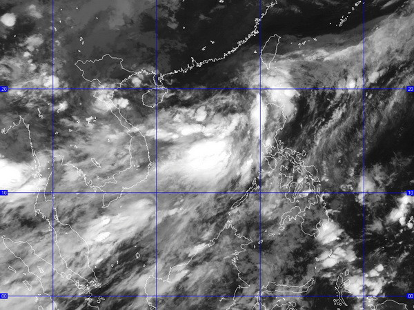 Áp thấp tại Biển Đông đã mạnh lên thành áp thấp nhiệt đới ảnh 1