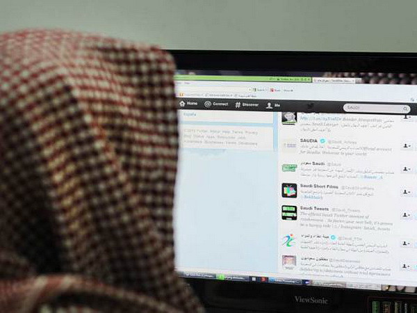 Các nước vùng Vịnh tăng cường kiểm soát mạng xã hội ảnh 1