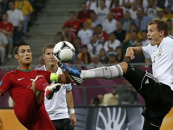 Đức có đủ phương án để "bắt chết" Ronaldo trong trận đấu tới ảnh 1