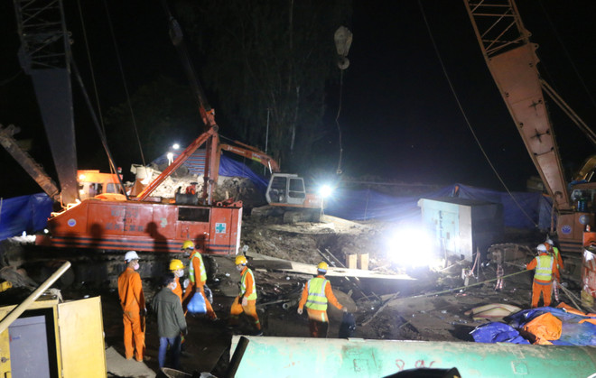 Đã đưa được thi thể bé Hạo Nam lên mặt đất, trở về với gia đình ảnh 1