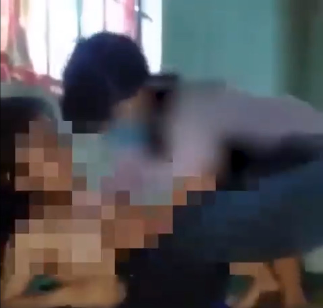 Khởi tố 3 đối tượng lột áo thiếu nữ 17 tuổi, quay clip đăng facebook ảnh 1