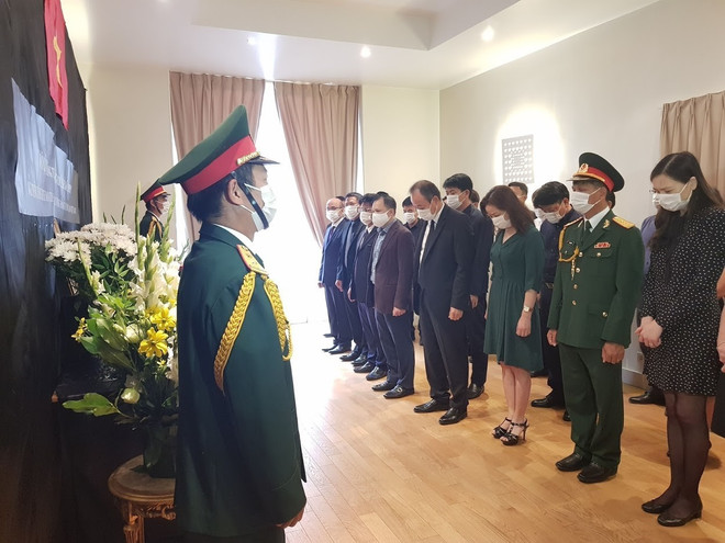 Lễ viếng nguyên Tổng Bí thư Lê Khả Phiêu tại Pháp, Italy ảnh 1